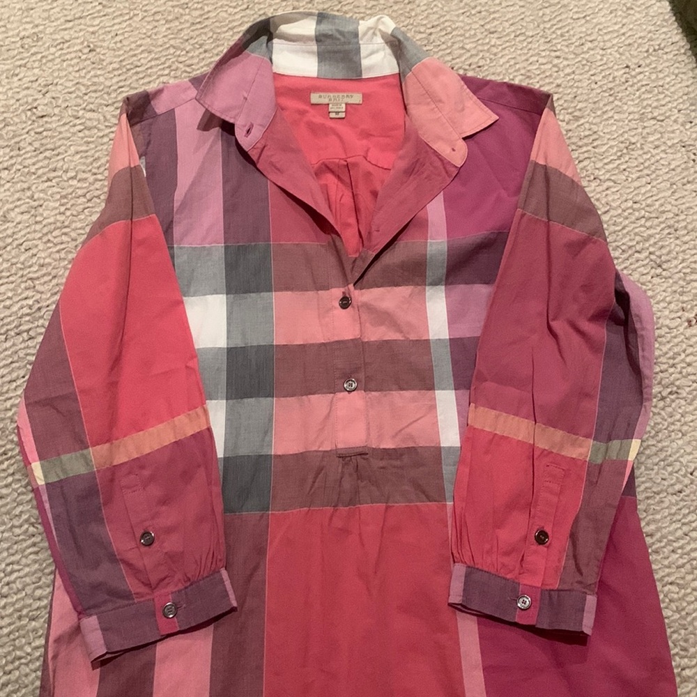 Burberry size M 3/4 sleeves
